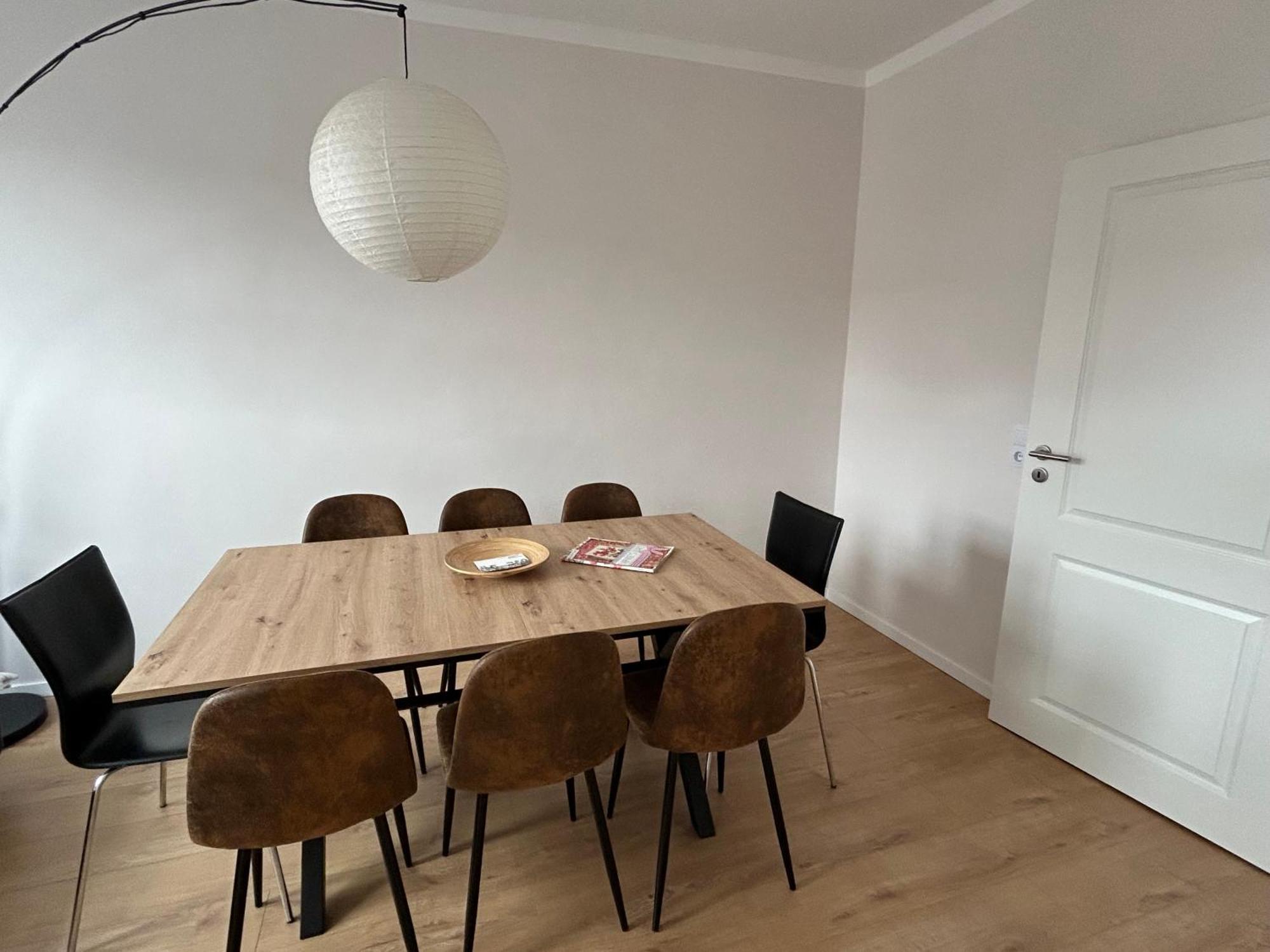 Schoene Neue 4 Zimmer Wohnung Mit Sued-Balkon Bis 8 Personen Naumburg  Zewnętrze zdjęcie